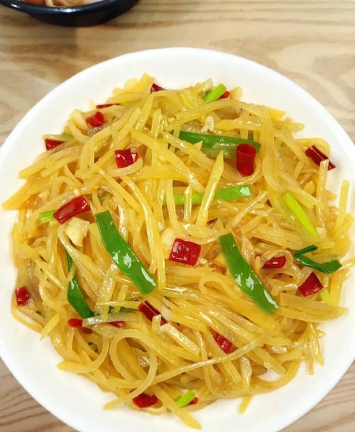 凉拌土豆丝焯水几分钟_焯水保脆，关键1-2分钟