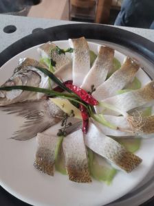 蒸鱼开水上锅蒸几分钟_水开后蒸8-10分钟，戳无血水即熟