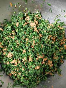 荠菜包饺子要焯水吗_焯水去涩，鲜嫩可口