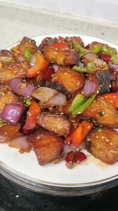 家常糍粑鱼做法_糍粑鱼阴干通风煎，外焦里嫩做法