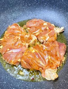 火鸡腿肉的做法_火鸡腿肉鲜嫩多汁，香煎烤炖皆美味！