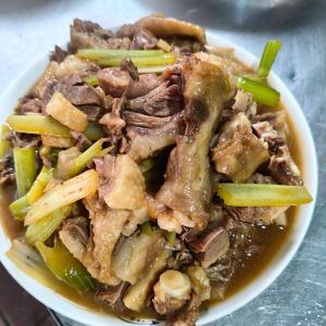 焗鹅的做法大全家常_咸香入味，电饭锅轻松搞定！