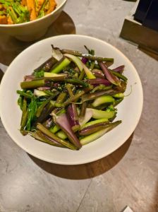 红菜苔的家常做法_冰火交替去苦涩