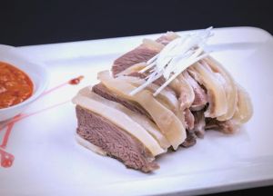 白切羊肉正宗做法大全_白切羊肉，冬日暖胃美味！