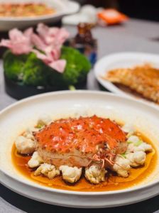 熟冻帝王蟹的做法大全家常_耐心解冻帝王蟹，冷藏保鲜，小心爆香底料，均衡调味，多款做法体验生活