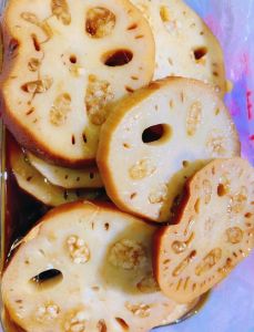 煮糖藕的做法_香甜软糯，秋日味觉名片