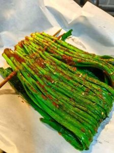 烤韭菜的做法和配料_空气炸锅烤韭菜，在家吃烧烤店味道