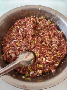 羊肉调肉馅的正确方法大全_鲜嫩多汁秘诀