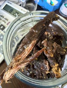 风干五香牛肉干的做法_自制五香牛肉干，风干美味迎秋风！
