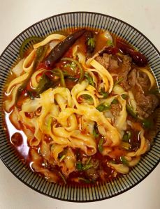 烩面烹制方法_鲜羊肉+西红柿，河南风味美味