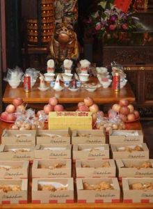 做法事需要的东西_信息法师香符等，参与者需洁净素食配合法师