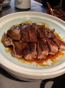 广东豉油鹅的正宗做法窍门_煎炸入味酱香浓