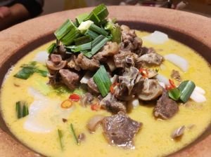 湖北羊肉火锅做法_香攻膻，味美独特
