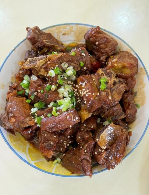 家常酱排骨正宗做法_家常酱排骨，酱香浓郁，骨肉分离，美味难忘！