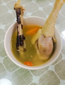 鸡子炖胡萝卜家常做法_家常美味，简单易做