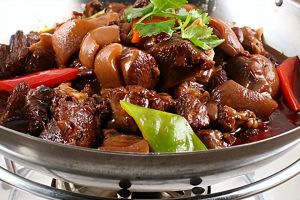 干锅狗肉最正宗的做法_香辣做法与食用需谨慎