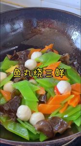 烧三鲜的家常做法_腐竹木耳笋肉香，红烧入味营养好
