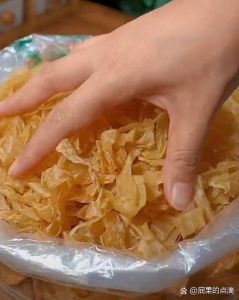 湿红辣椒怎么弄干_晾晒烘烤腌制，延长保存锁风味