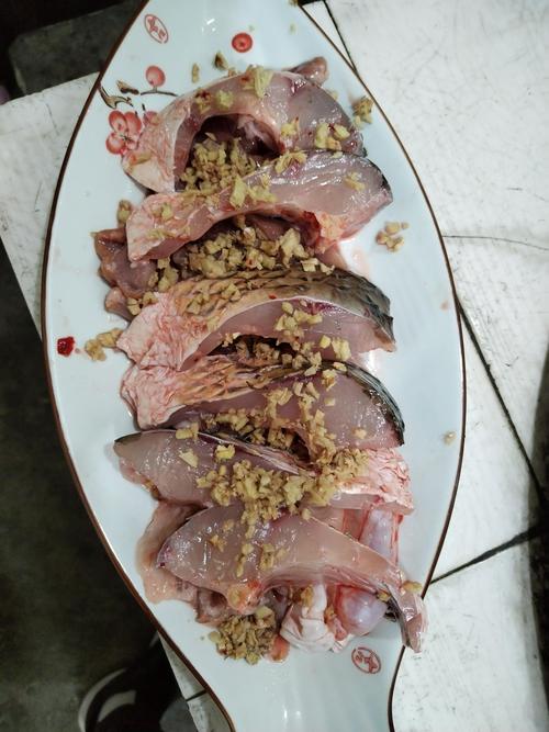 草鱼腩图片_腌煎焖，鲜嫩又美味