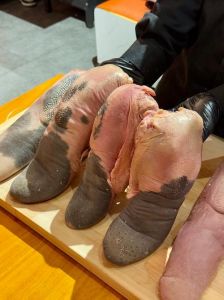 公牛的牛舌是干什么用_灵活味美，营养食材