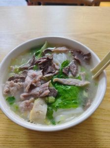 潮汕猪杂汤粉做法_鲜香Q弹，汤底醇厚！