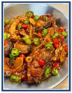 麻辣红烧鱼家常做法_梅雨食欲不振？来碗香辣麻辣红烧鱼！