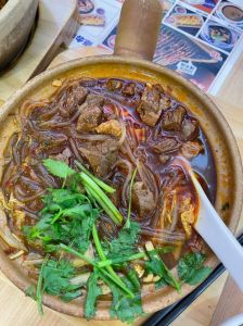 牛肉粉丝煲家常做法_酸甜开胃，简单美味！