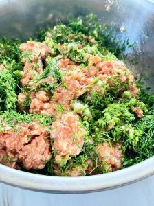 正宗茴香饺子馅做法_茴香猪肉饺，家乡味小吃