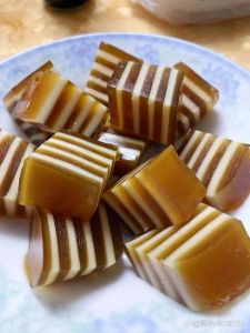 椰蓉千层酥条的做法_椰蓉千层酥条，在家重温童年美味