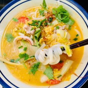 泡菜海鲜汤粉的做法_韩式泡菜海鲜汤粉，酸甜鲜美，在家轻松做！