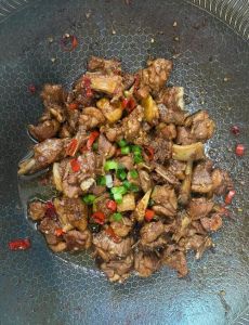 啤酒鸭最正宗家常做法_酒香入骨，香酥可口