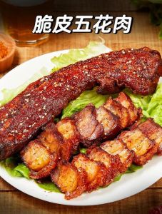 酥脆五花肉的做法_腌好炸出香，家常硬菜！
