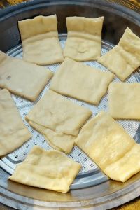 泡馍死面饼做法_死面饼泡馍制作，烤饼煮料吸汤汁