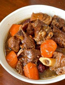 河南红焖羊肉正宗的做法_河南红焖羊肉，羊排为主，风味独特