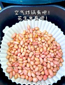 油炸花生米家常做法傻瓜式教程_香辣牛蛙配脆藕，吊锅爆炒更地道！