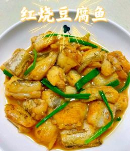 炒鱼豆腐的家常做法_鱼豆腐炒菜，鲜嫩弹牙配芝士