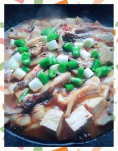 鱼块炖豆腐的家常做法_鱼块白菜豆腐汤，营养又简单！