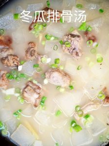 广东冬瓜猪骨汤的做法_冬瓜薏米猪骨汤