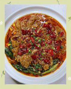 肥牛火锅的家常做法_美味汤底与蘸料调制秘籍