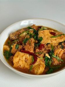 青鱼炖豆腐家常做法_鲜美营养，简单易学