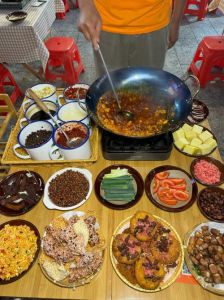 豆豉火锅底料的做法_豆豉火锅底料，豆豉关键，芝麻香料炒香，加葱姜辣椒慢熬，口味可调