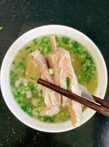 羊排清炖白萝卜的家常做法_立秋羊排白萝卜汤，暖身润燥好选择