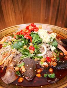 四川冒菜烤鸭的做法_高汤火锅底料，色香味俱全