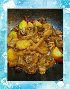 鸡肉清炖土豆的做法_家常鸡肉土豆汤，暖心暖胃好滋味！