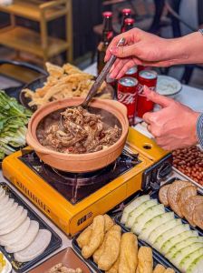 广西脆皮羊肉做法_选腿肉腌卤烤，配西瓜酱更香！