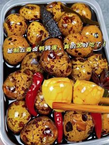 卤五香鹌鹑蛋的家常做法_五香卤鹌鹑蛋，家常美味，做法简单！