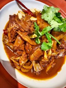 红烧土麻鸭的家常做法_红烧土麻鸭，家常做法酥烂入味