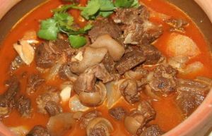 重庆羊肉火锅的做法及配料_羊肉火锅去膻提香做法