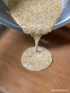 烤箱芝麻饼干的做法_预热高几度，饼干更松脆