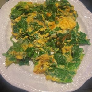 芹菜叶炒鸡蛋做法大全_芹菜叶炒鸡蛋，美味营养家常菜！